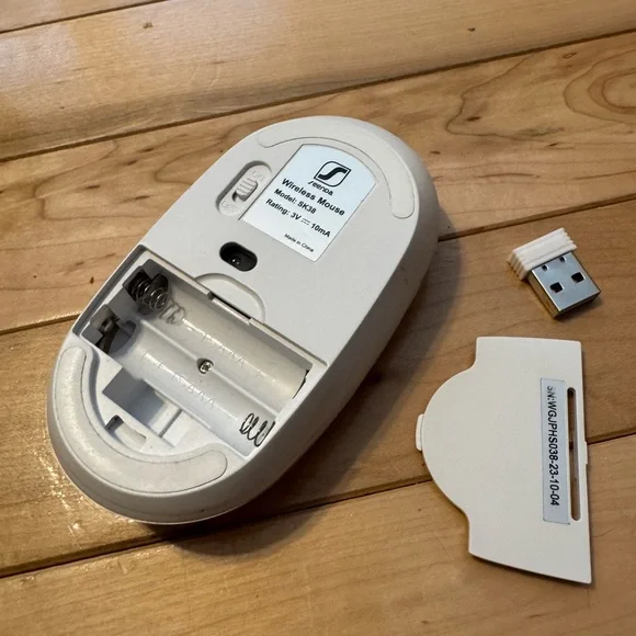 Rose Gold Wireless Keyboard & Mouse Set – Full Size Slim Aesthetic - Picture 3 of 3